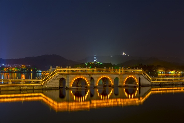 橋梁夜景亮化-是橋梁藝術美學的呈現(xiàn)