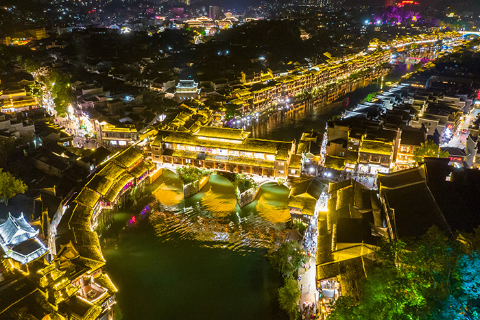 景區(qū)淡季不淡！文旅亮化工程如何創(chuàng)造夜間消費(fèi)新場景